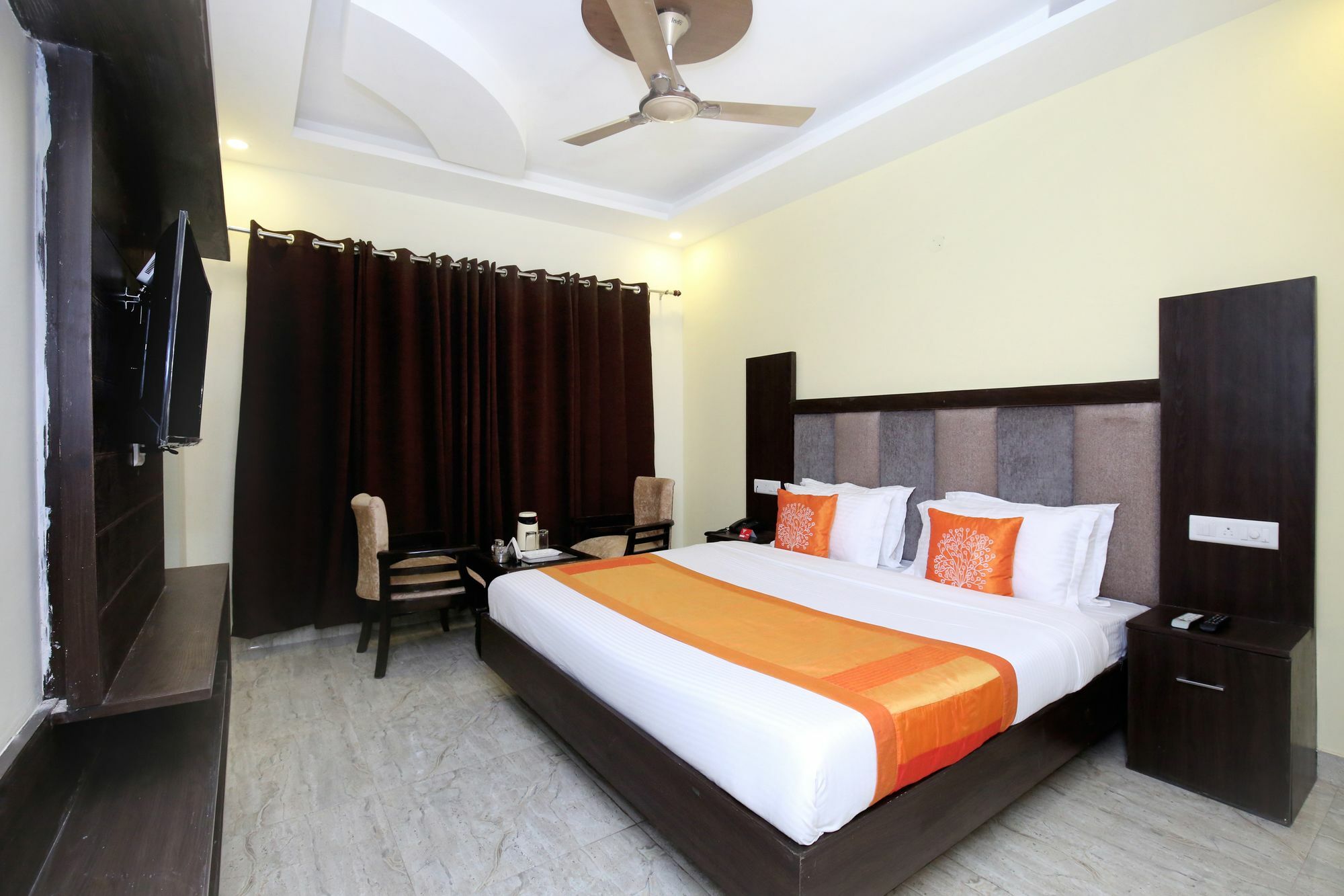 Hotel Royal Chandigarh Bagian luar foto